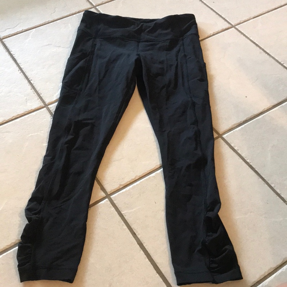 Black cropped scrunch lululemon